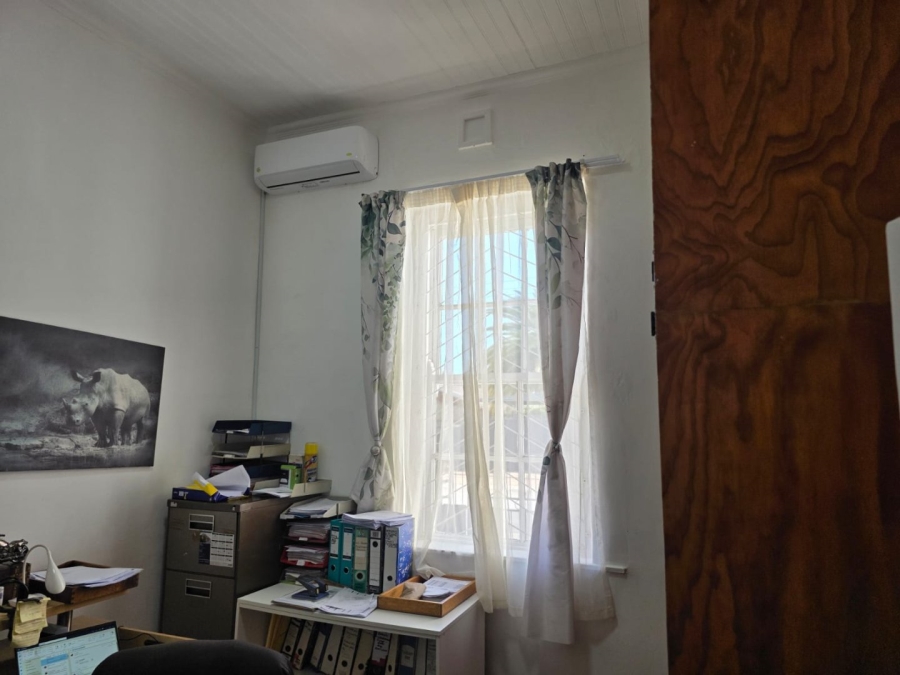  Bedroom Property for Sale in West Bank Western Cape